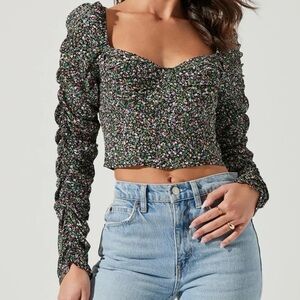 ASTR The Label Floral Ruched Crop Top Large Black Purple Green Long Sleeve